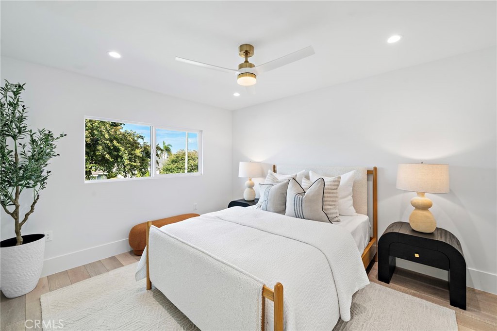 Huntington Beach, California, 92649, United States, 5 Bedrooms Bedrooms, ,4 BathroomsBathrooms,Residential,For Sale,1986485