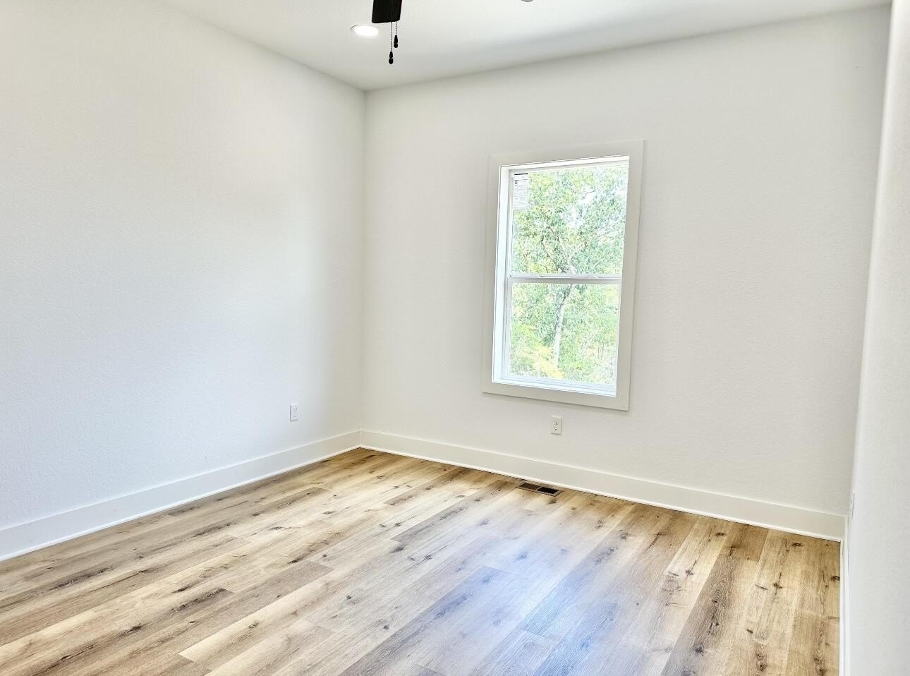 Shell Knob, Missouri, 65747, United States, 5 Bedrooms Bedrooms, ,3 BathroomsBathrooms,Residential,For Sale,1982122