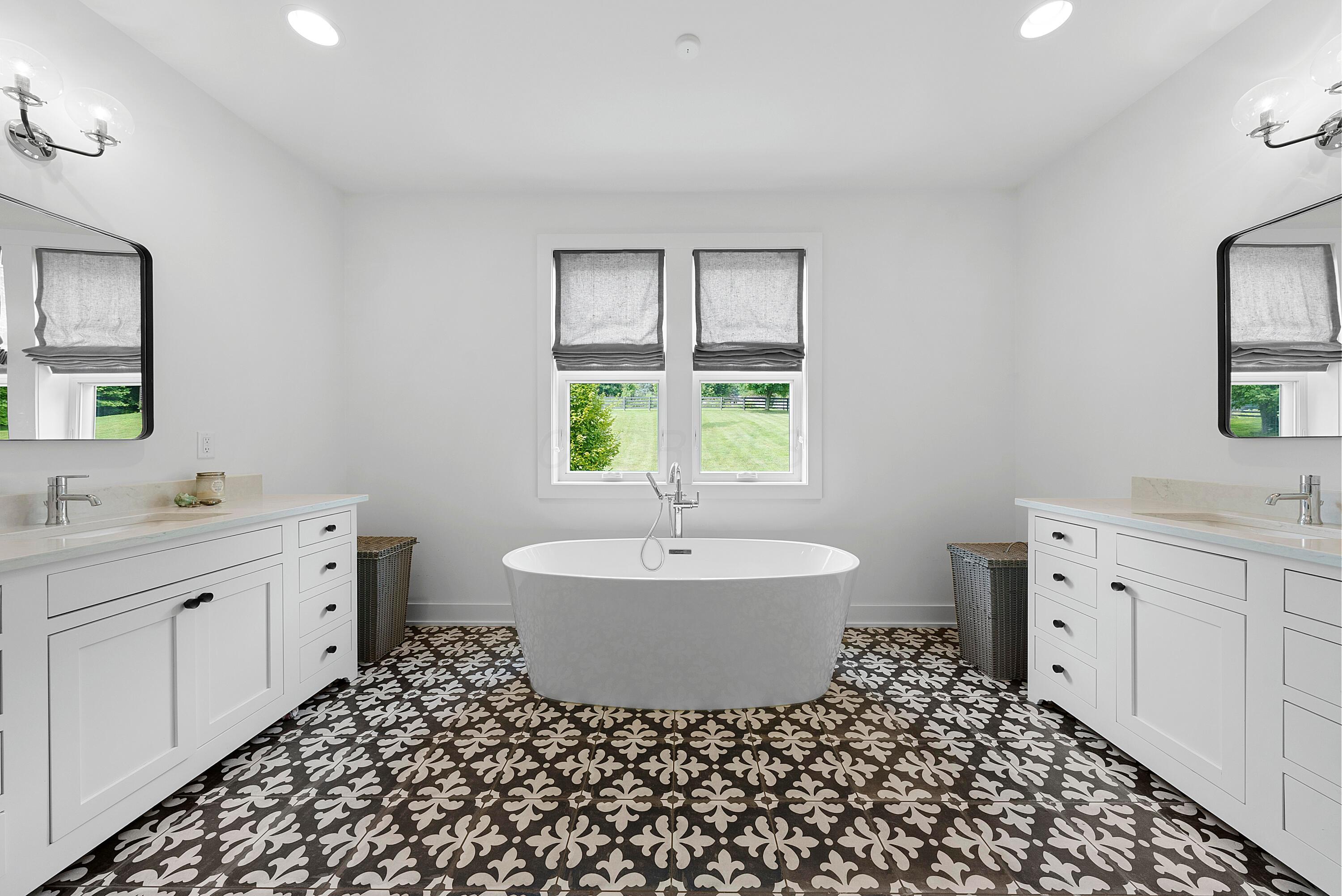 Alexandria, Ohio, 43001, United States, 4 Bedrooms Bedrooms, ,4 BathroomsBathrooms,Residential,For Sale,1907180