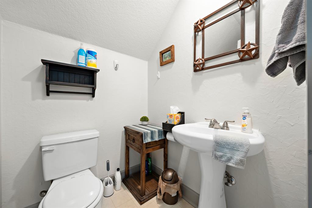 Meridian, Texas, 76665, United States, 3 Bedrooms Bedrooms, ,2 BathroomsBathrooms,Residential,For Sale,2005266