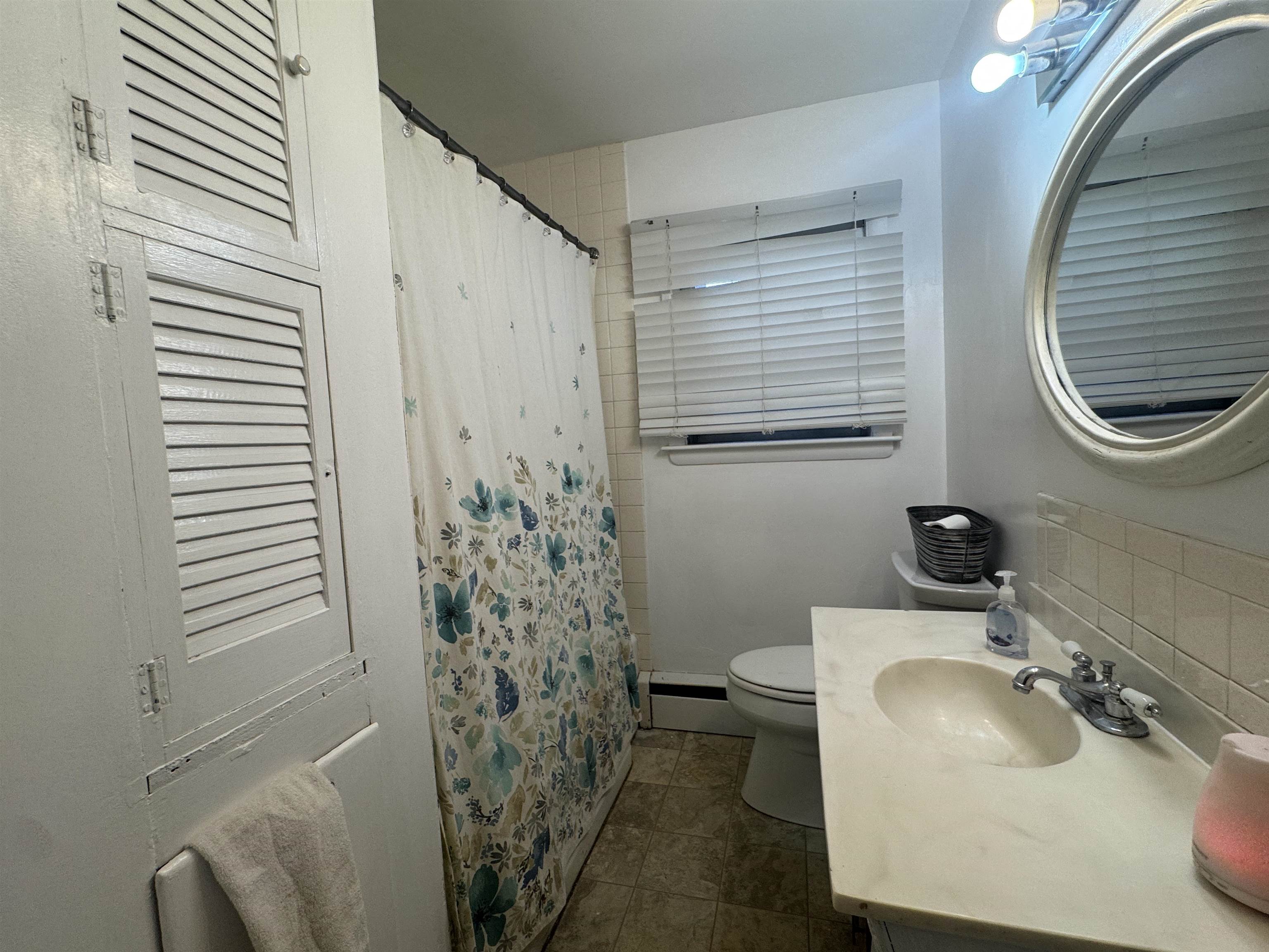 Portsmouth, New Hampshire, 03801, United States, 3 Bedrooms Bedrooms, ,1 BathroomBathrooms,Residential,For Sale,1934652