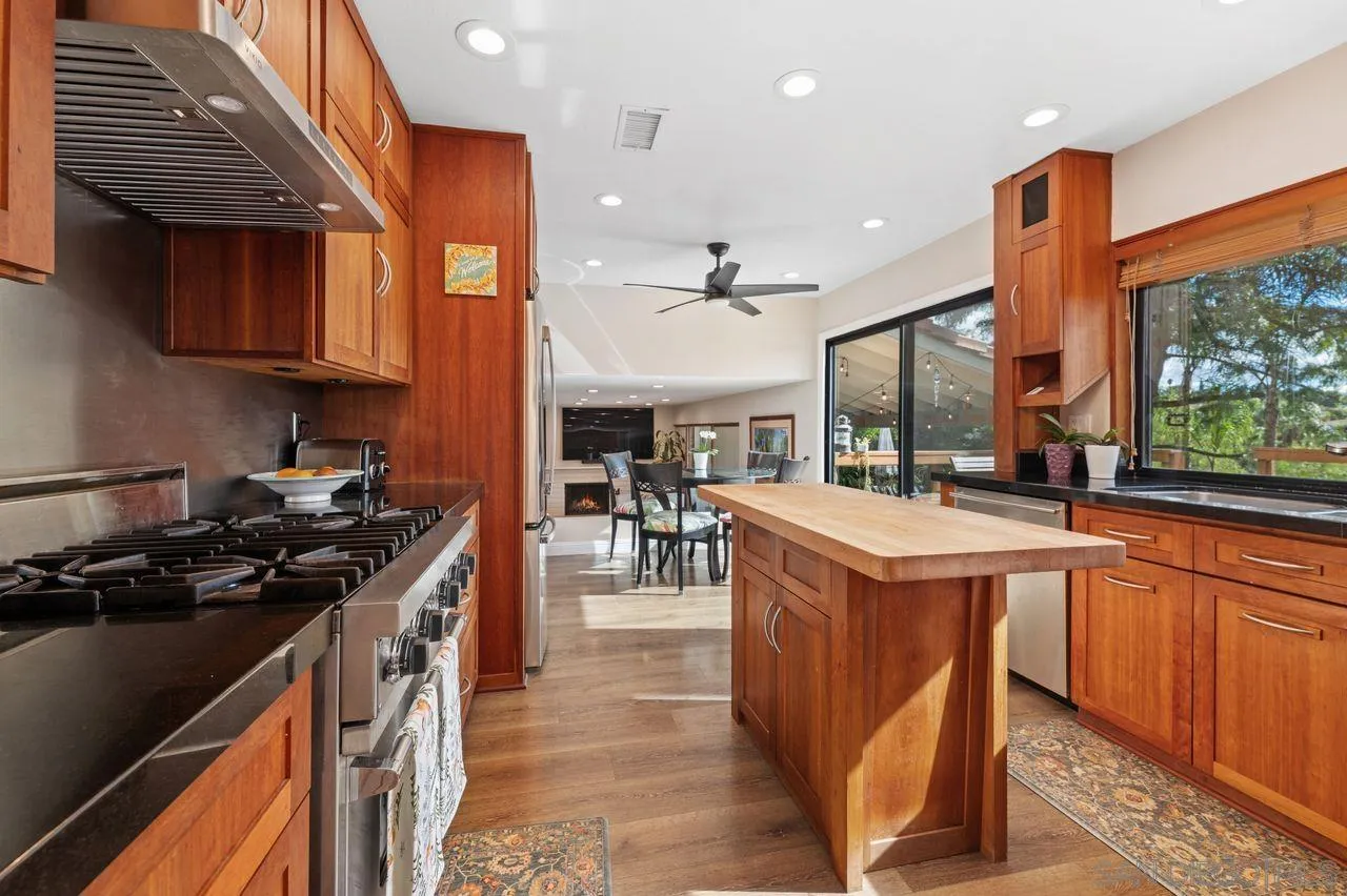 La Mesa, California, 91942, United States, 3 Bedrooms Bedrooms, ,3 BathroomsBathrooms,Residential,For Sale,1996009