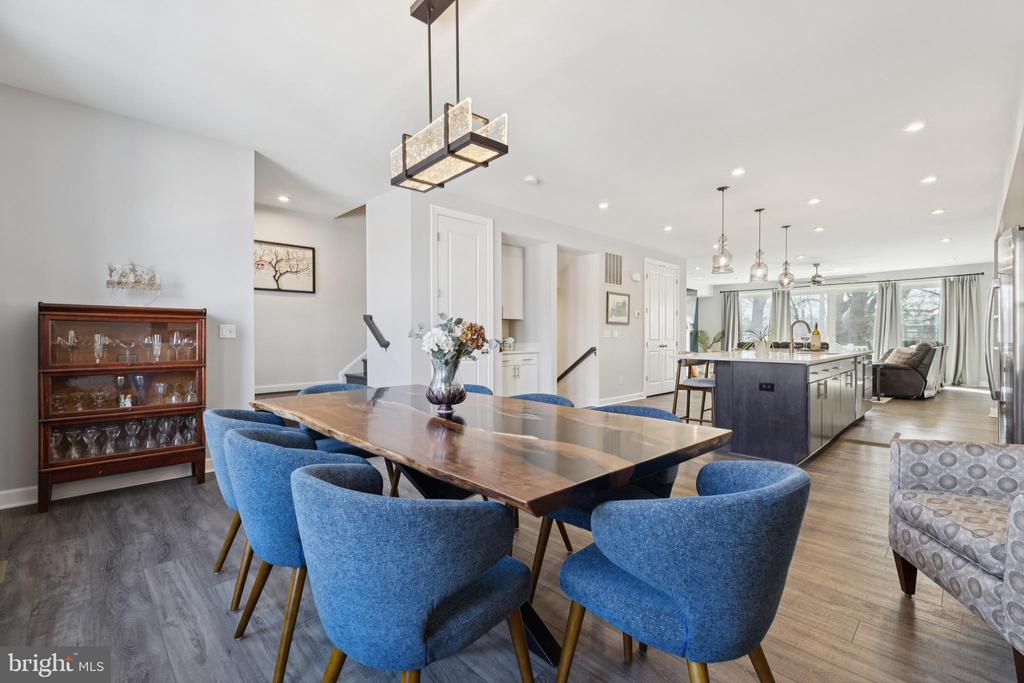 Alexandria, Virginia, 22306, United States, 3 Bedrooms Bedrooms, ,4 BathroomsBathrooms,Residential,For Sale,2019701