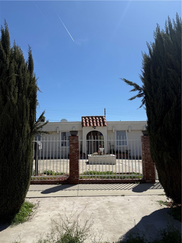 SUN VALLEY, California, 91352, United States, 4 Bedrooms Bedrooms, ,3 BathroomsBathrooms,Residential,For Sale,1837178