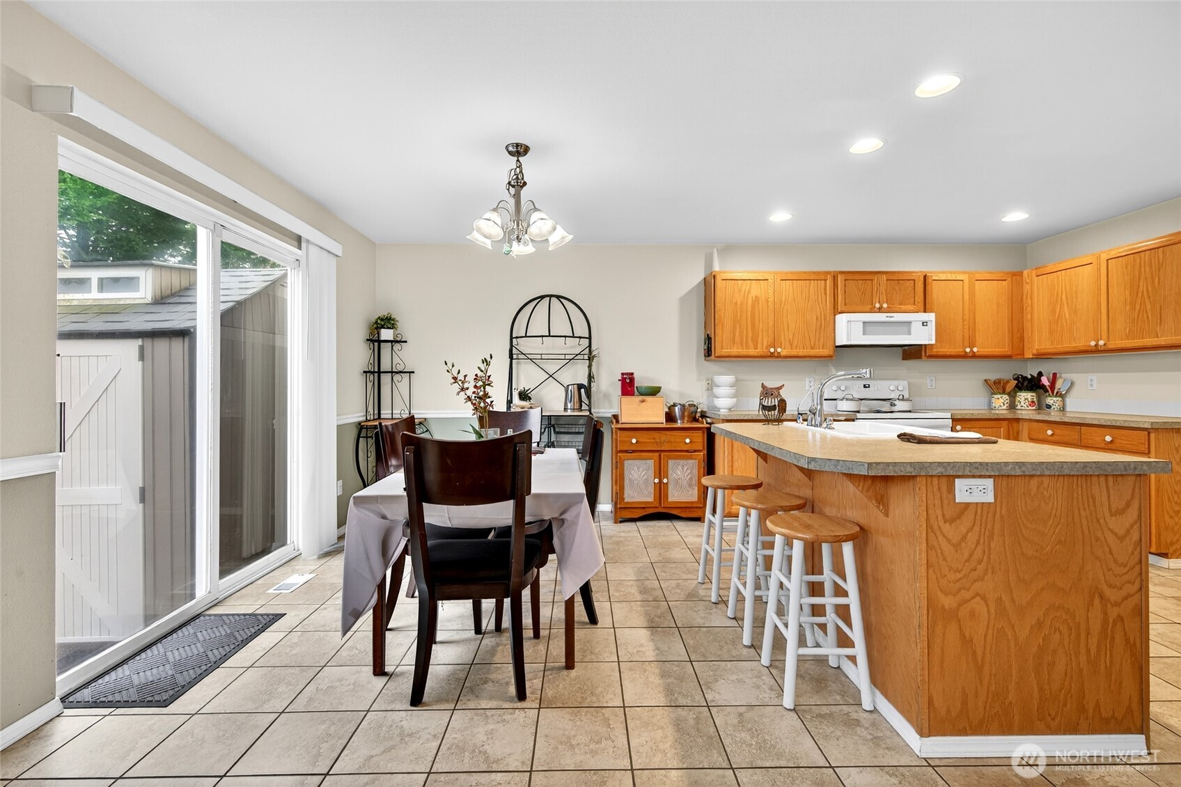 Tacoma, Washington, 98446, United States, 3 Bedrooms Bedrooms, ,3 BathroomsBathrooms,Residential,For Sale,1995150