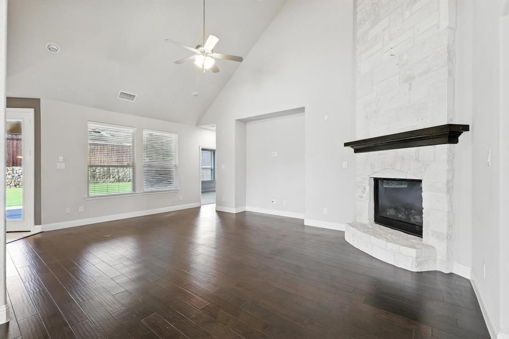 Little Elm, Texas, 75068, United States, 4 Bedrooms Bedrooms, ,5 BathroomsBathrooms,Residential,For Sale,1982931