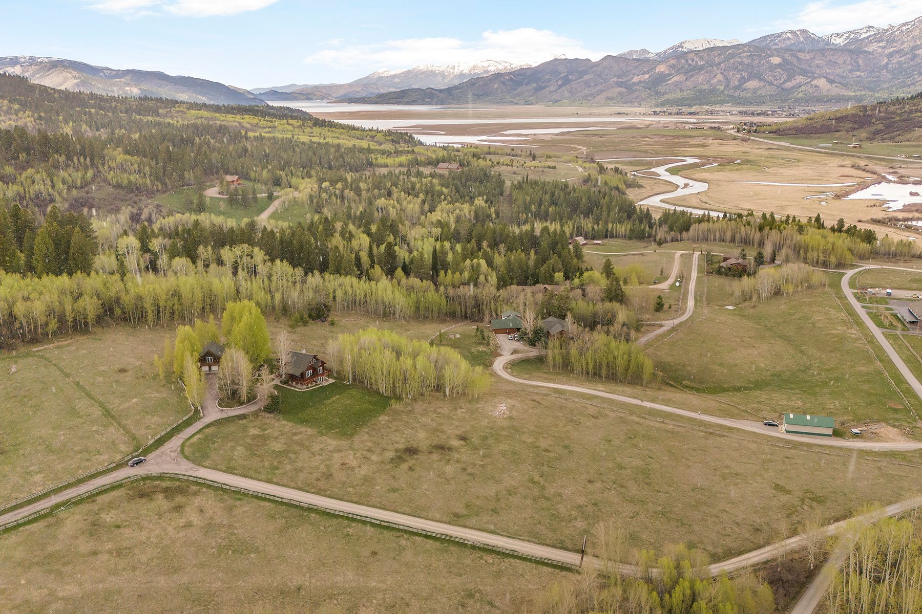  where  the mountains meet mccoy - 物件實景