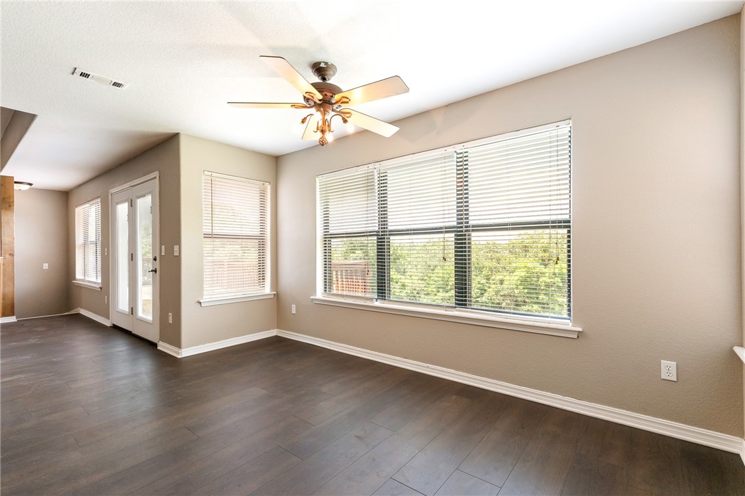 Huntsville, Arkansas, 72740, United States, 3 Bedrooms Bedrooms, ,4 BathroomsBathrooms,Residential,For Sale,1907713