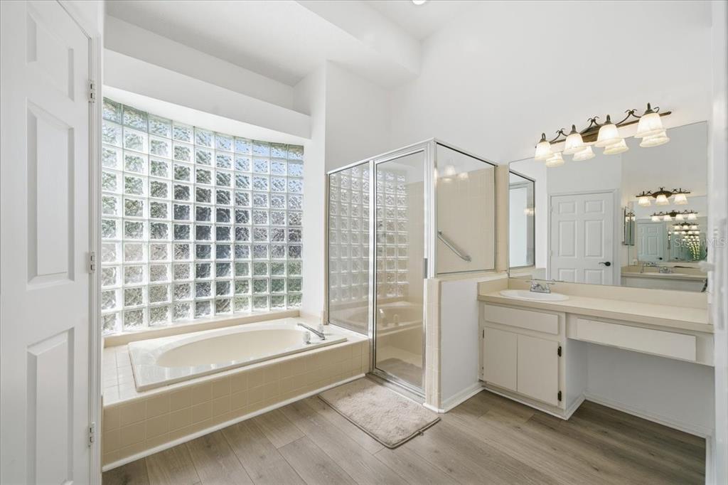 Lutz, Florida, 33558, United States, 4 Bedrooms Bedrooms, ,2 BathroomsBathrooms,Residential,For Sale,1989144