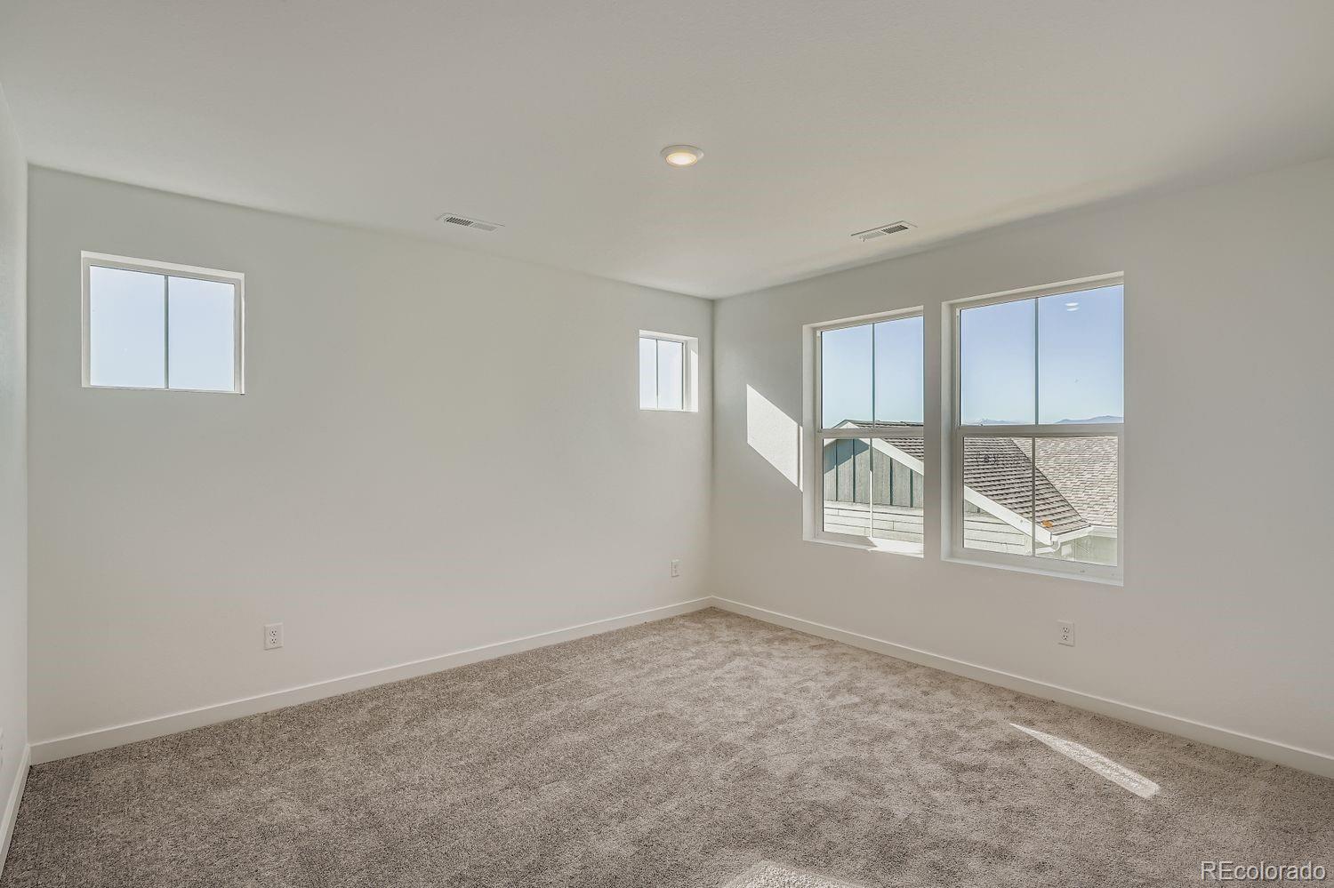 Thornton, Colorado, 80602, United States, 4 Bedrooms Bedrooms, ,2 BathroomsBathrooms,Residential,For Sale,1966458