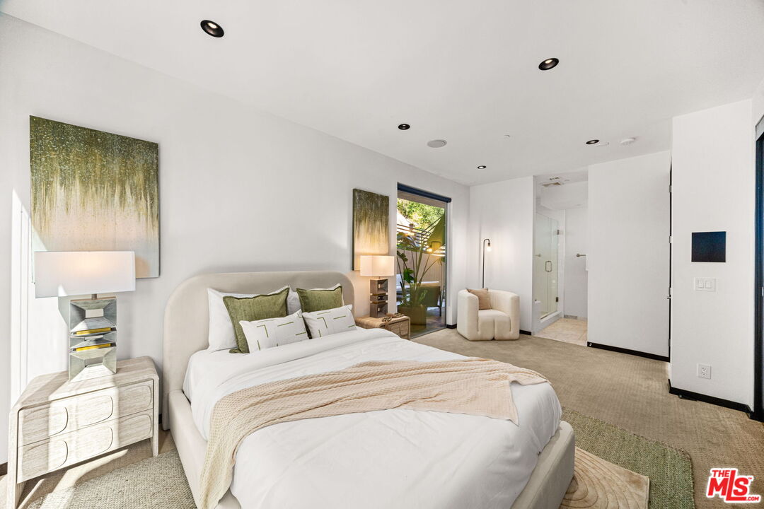 Los Angeles, California, 90049, United States, 4 Bedrooms Bedrooms, ,5 BathroomsBathrooms,Residential,For Sale,1901289