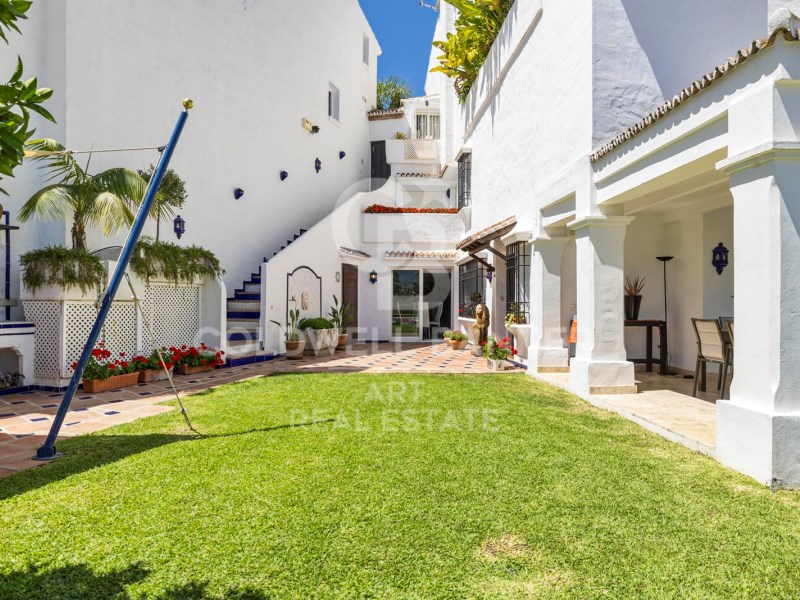 Marbella, Andalusia, ES, 4 Bedrooms Bedrooms, ,4 BathroomsBathrooms,Residential,For Sale,1804969