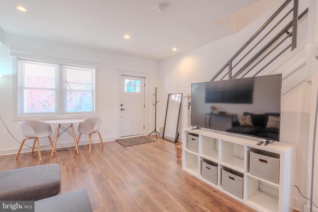 Washington, District of Columbia, 20011, United States, 4 Bedrooms Bedrooms, ,4 BathroomsBathrooms,Residential,For Sale,1895045
