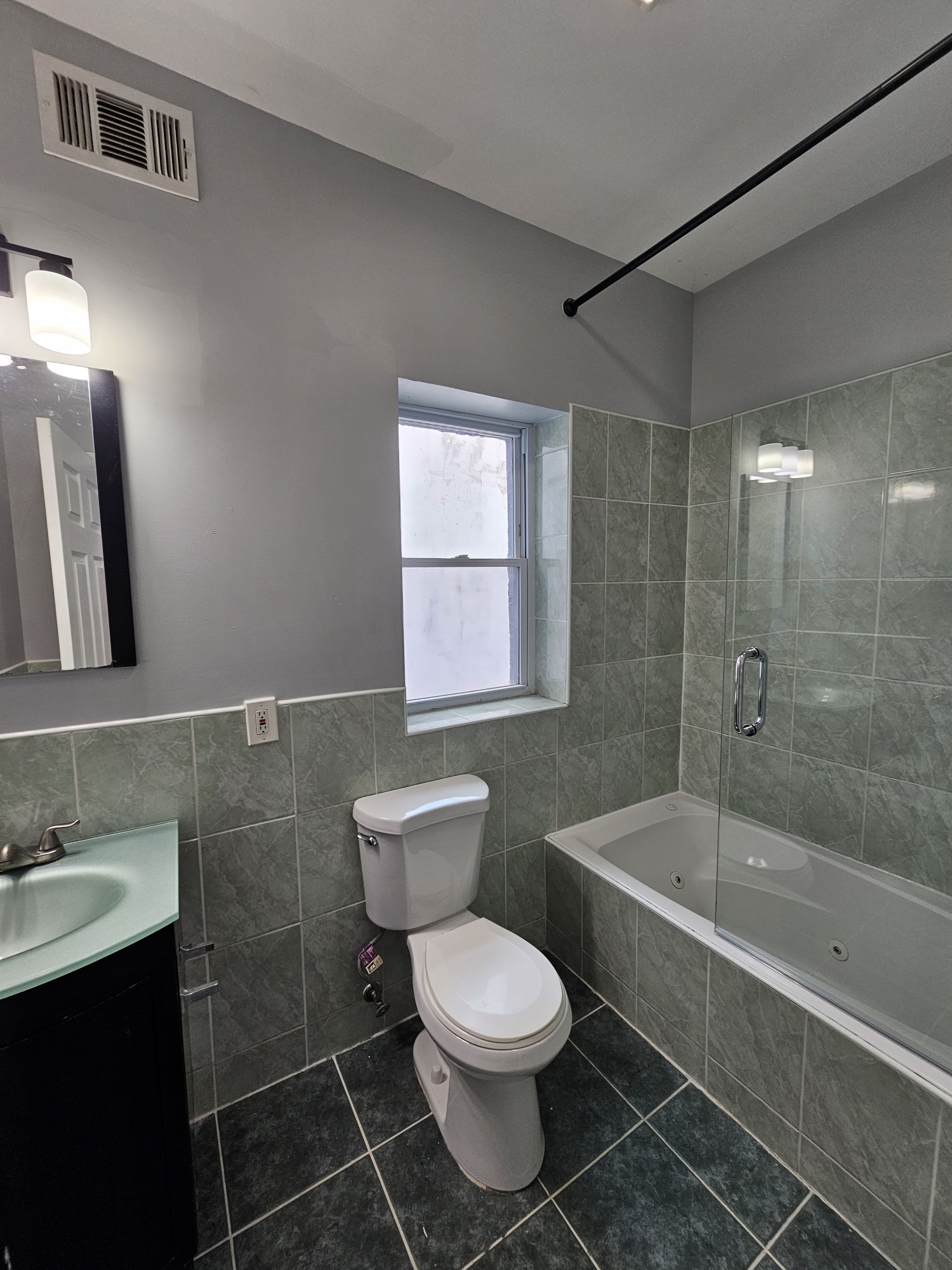 Philadelphia, Pennsylvania, 19145, United States, 4 Bedrooms Bedrooms, ,3 BathroomsBathrooms,Residential,For Sale,1979613