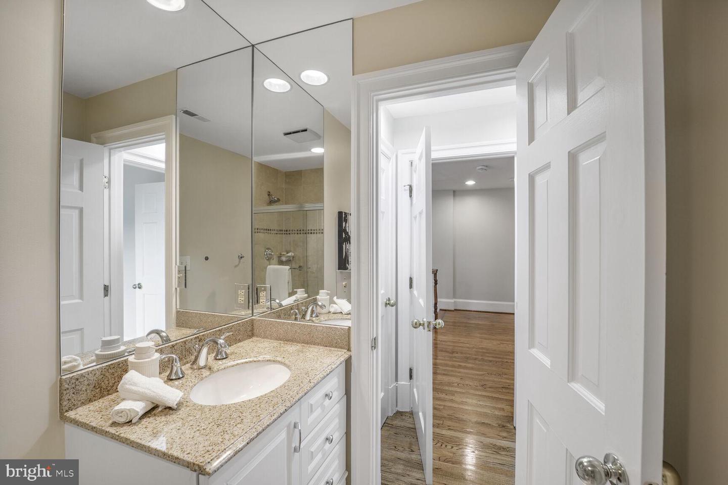 Washington, District of Columbia, 20016, United States, 5 Bedrooms Bedrooms, ,6 BathroomsBathrooms,Residential,For Sale,1896889