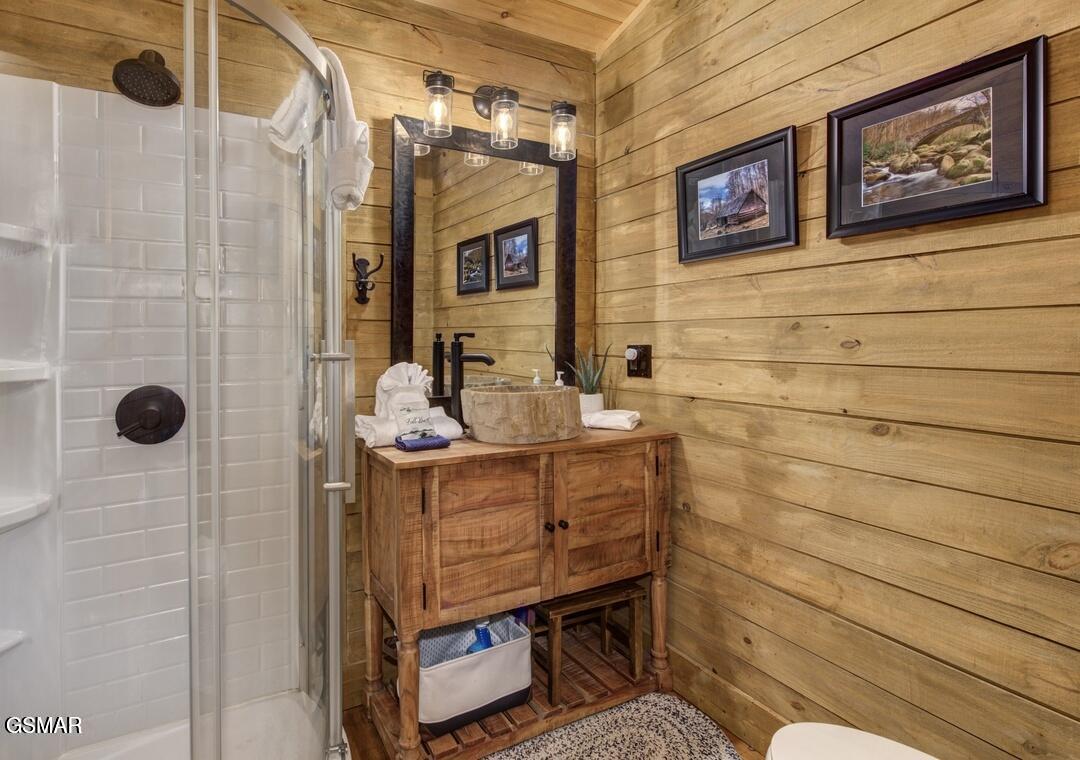 Cosby, Tennessee, 37722, United States, 3 Bedrooms Bedrooms, ,4 BathroomsBathrooms,Residential,For Sale,2036107