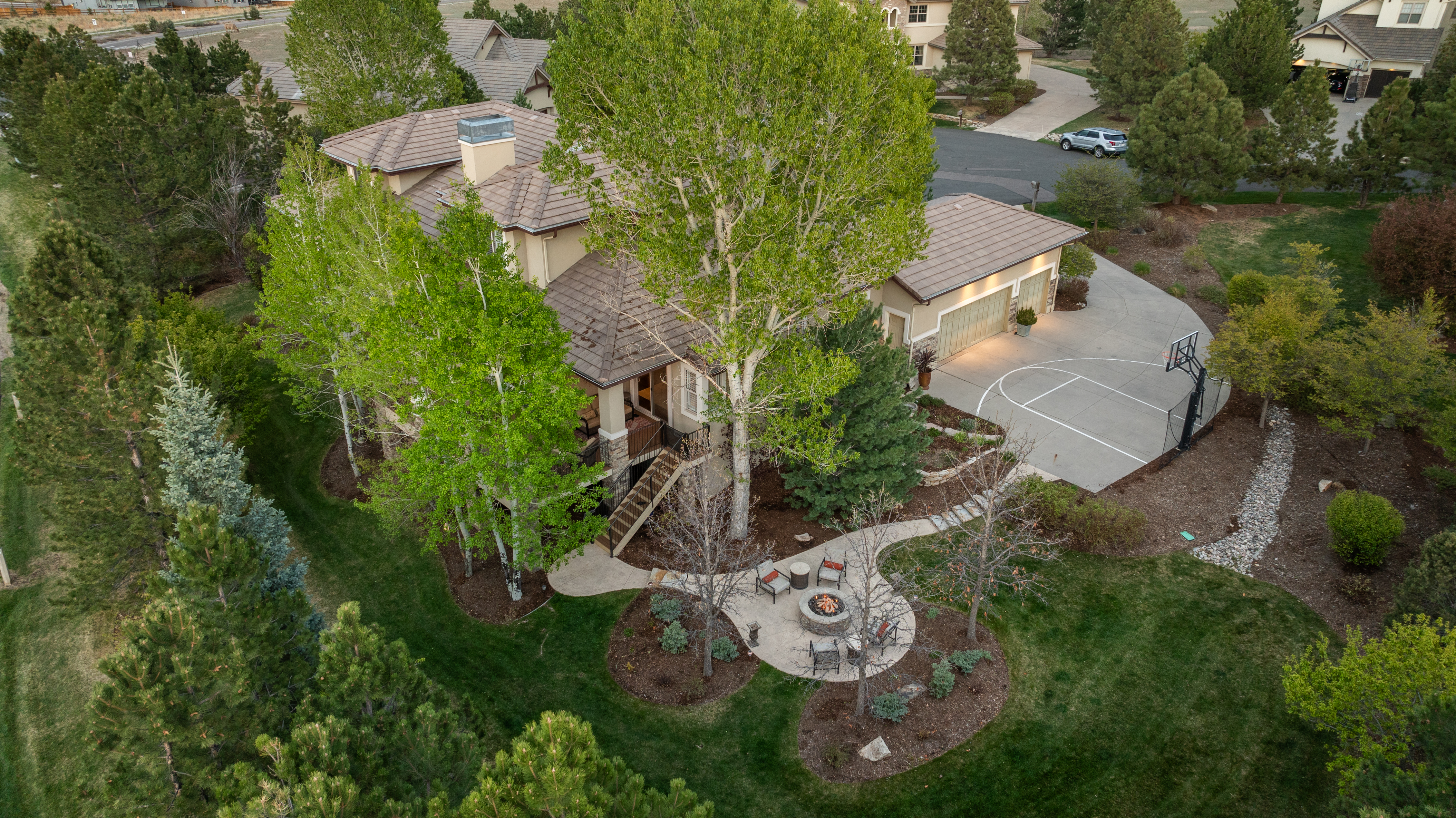  Cul-de-Sac Gem in Gated CPV: Gourmet Kitchen & Main-Level Primary Suite - 物件實景