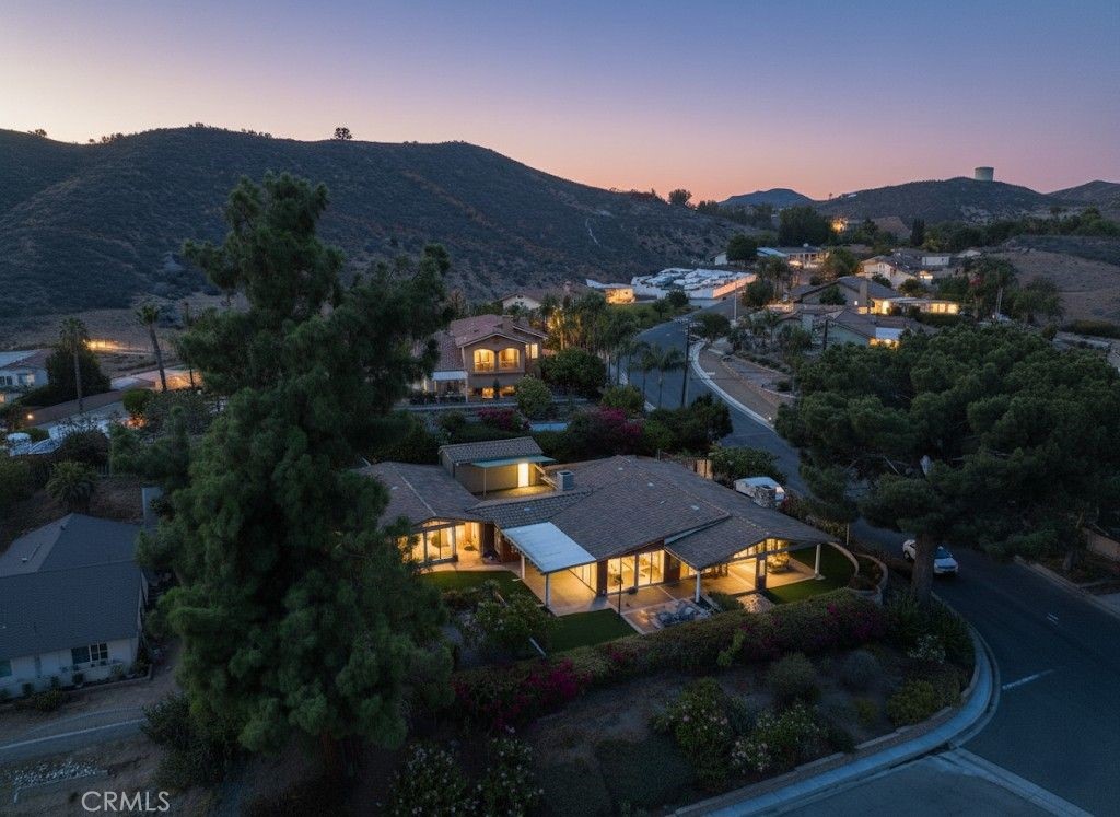 Jurupa Valley, California, 92509, United States, 3 Bedrooms Bedrooms, ,2 BathroomsBathrooms,Residential,For Sale,1939964