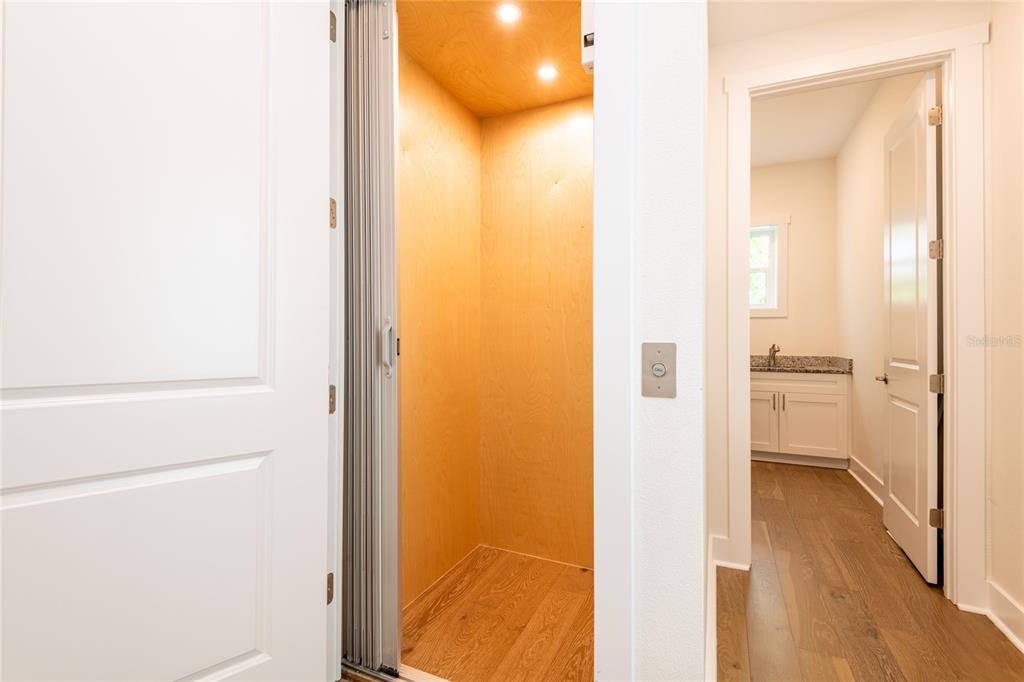 Dunedin, Florida, 34698, United States, 3 Bedrooms Bedrooms, ,3 BathroomsBathrooms,Residential,For Sale,1975288