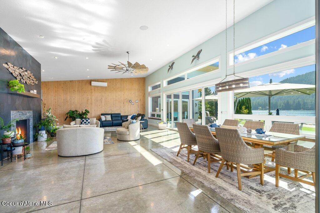 Sandpoint, Idaho, 83864, United States, 4 Bedrooms Bedrooms, ,3 BathroomsBathrooms,Residential,For Sale,1983378