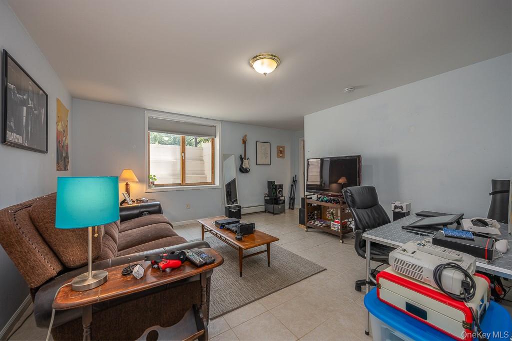 Stony Point, New York, 10980, United States, 5 Bedrooms Bedrooms, ,3 BathroomsBathrooms,Residential,For Sale,1918019