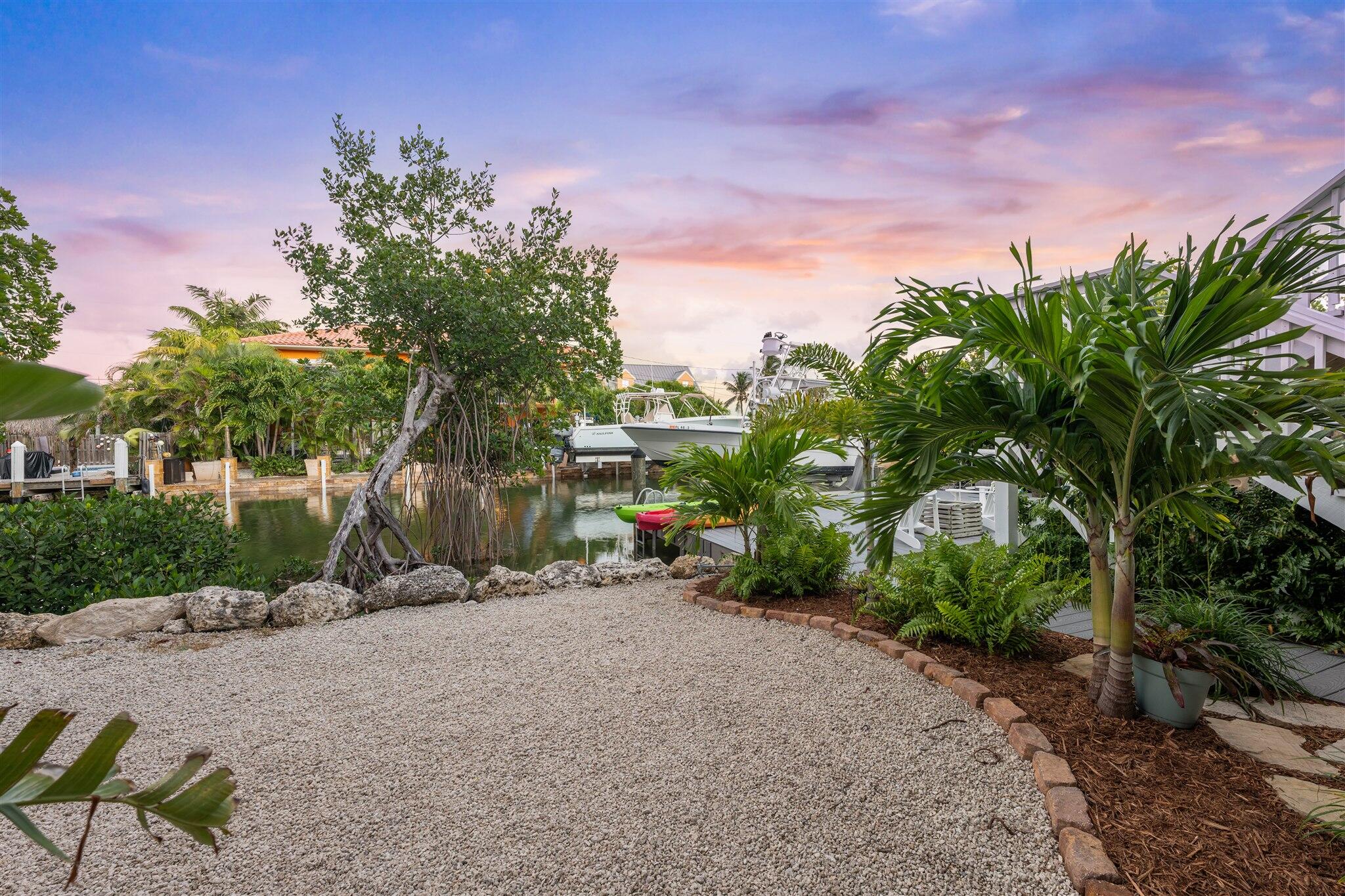 MARATHON, Florida, 33050, United States, 2 Bedrooms Bedrooms, ,2 BathroomsBathrooms,Residential,For Sale,2000916