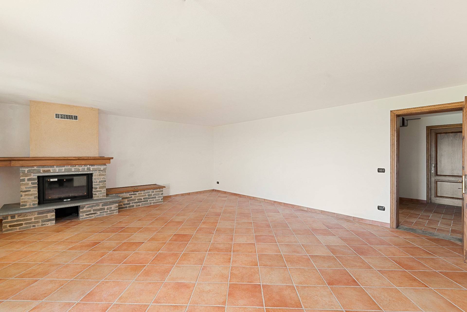 Via Pescino, Pietrasanta, Lucca, 55045, IT, 4 Bedrooms Bedrooms, ,4 BathroomsBathrooms,Residential,For Sale,Via Pescino,1534158