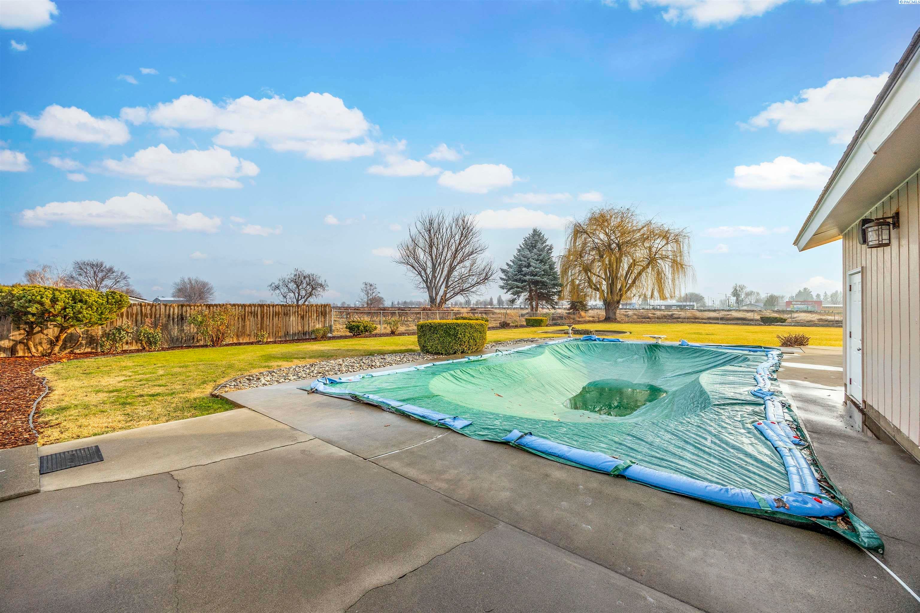 Grandview, Washington, 98930, United States, 4 Bedrooms Bedrooms, ,3 BathroomsBathrooms,Residential,For Sale,2007847