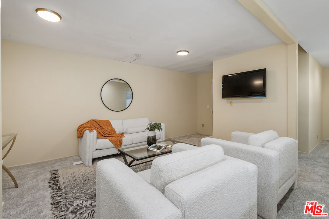 Los Angeles, California, 90027, United States, 3 Bedrooms Bedrooms, ,3 BathroomsBathrooms,Residential,For Sale,1866547