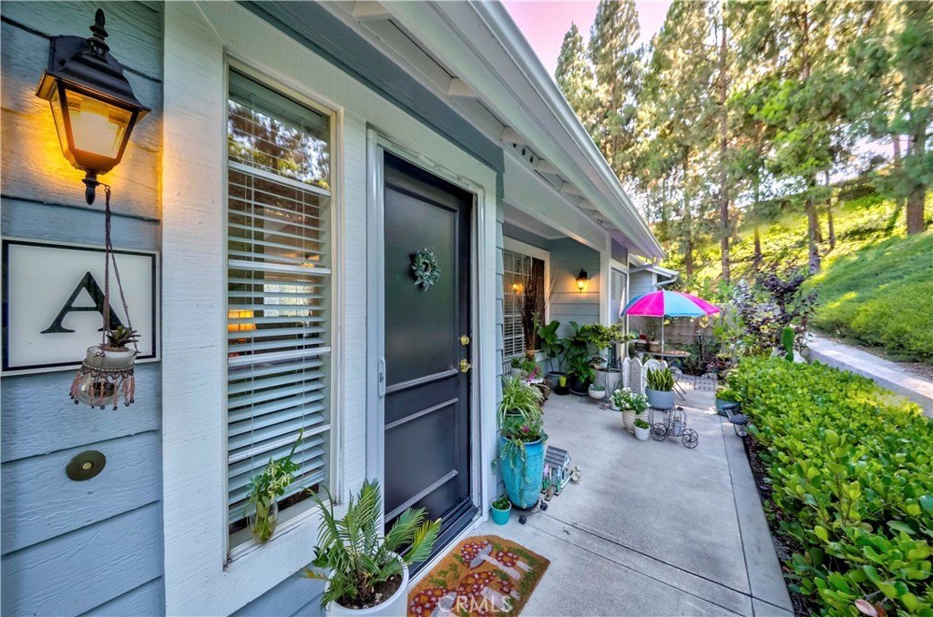 Aliso Viejo, California, 92656, United States, 2 Bedrooms Bedrooms, ,2 BathroomsBathrooms,Residential,For Sale,1901235