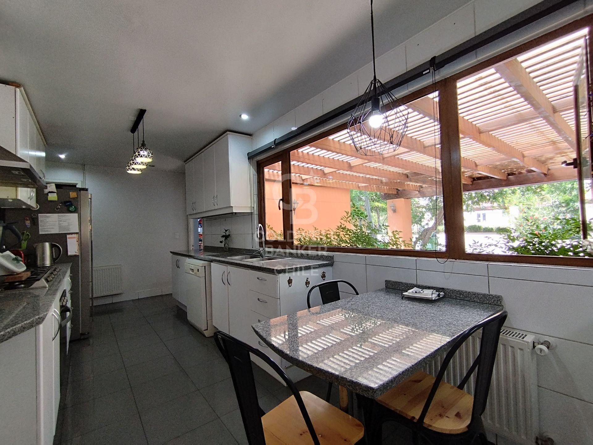 Colina, Chile, 4 Bedrooms Bedrooms, ,3 BathroomsBathrooms,Residential,For Sale,1690826