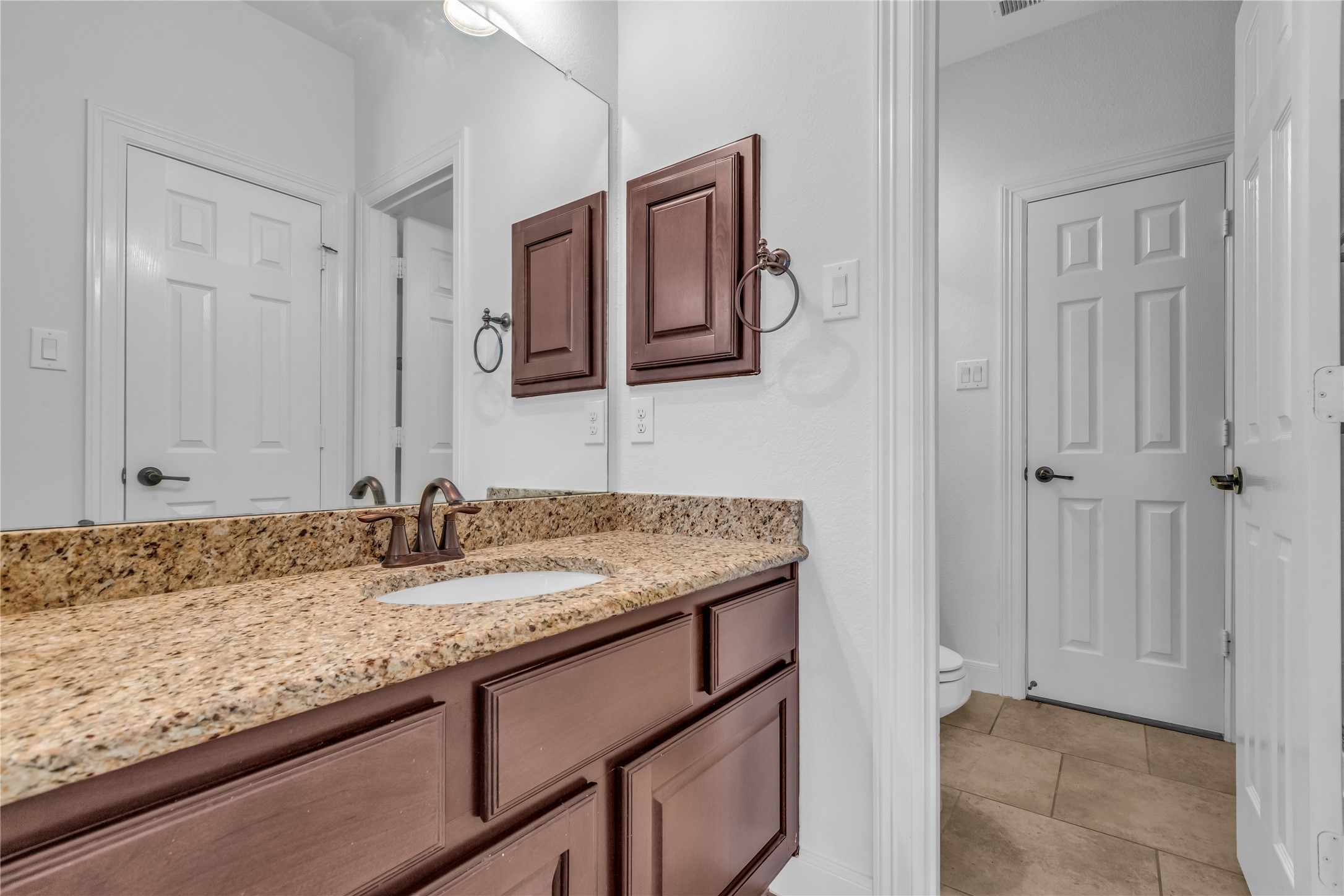 Houston, Texas, 77044, United States, 5 Bedrooms Bedrooms, ,4 BathroomsBathrooms,Residential,For Sale,1927228