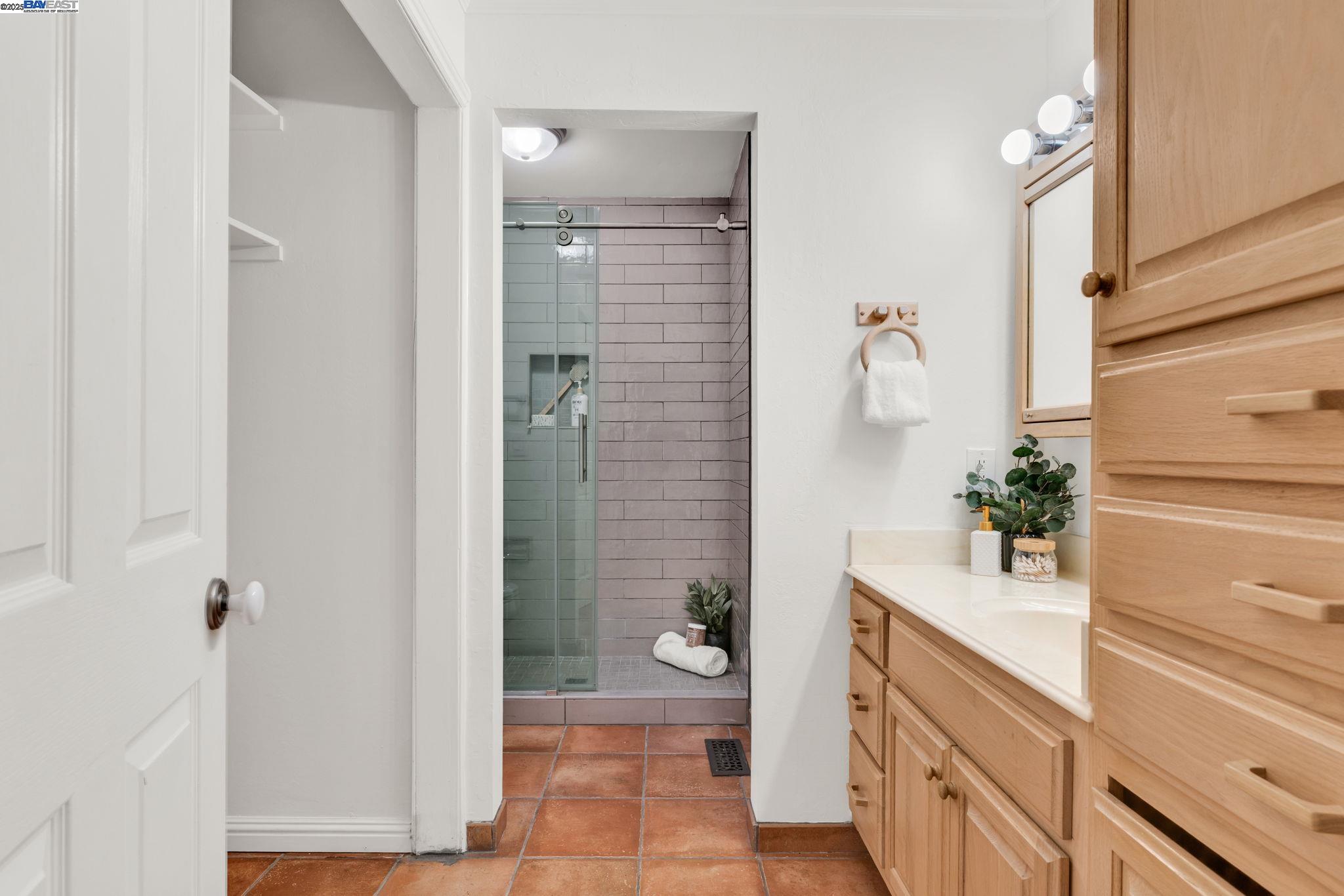 Pleasant Hill, California, 94523, United States, 4 Bedrooms Bedrooms, ,2 BathroomsBathrooms,Residential,For Sale,1991130