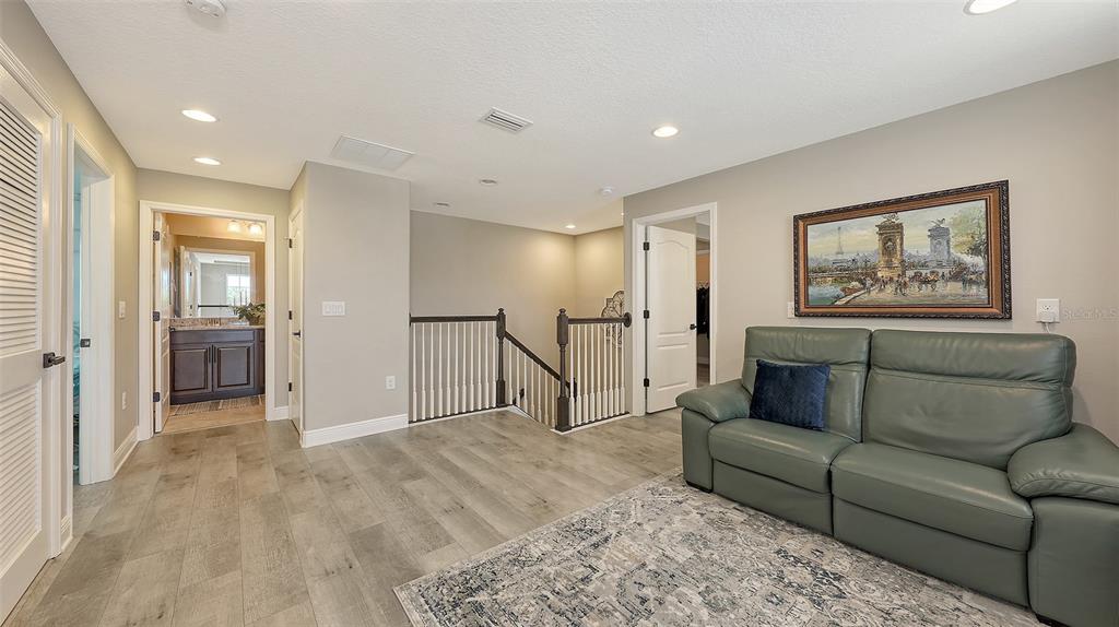 Sarasota, Florida, 34243, United States, 5 Bedrooms Bedrooms, ,4 BathroomsBathrooms,Residential,For Sale,1927282