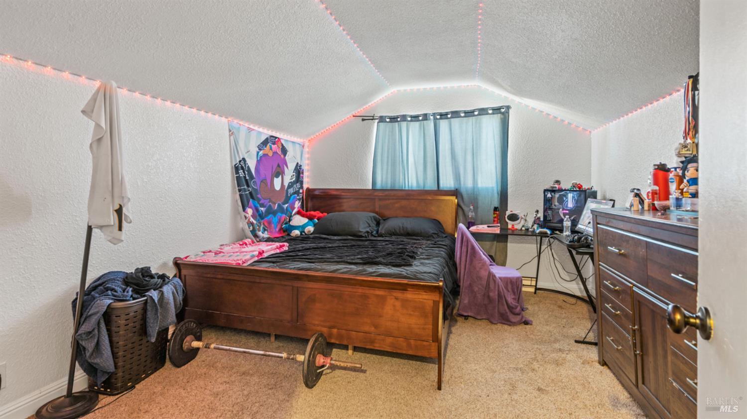 Vacaville, California, 95687, United States, 4 Bedrooms Bedrooms, ,2 BathroomsBathrooms,Residential,For Sale,1971477