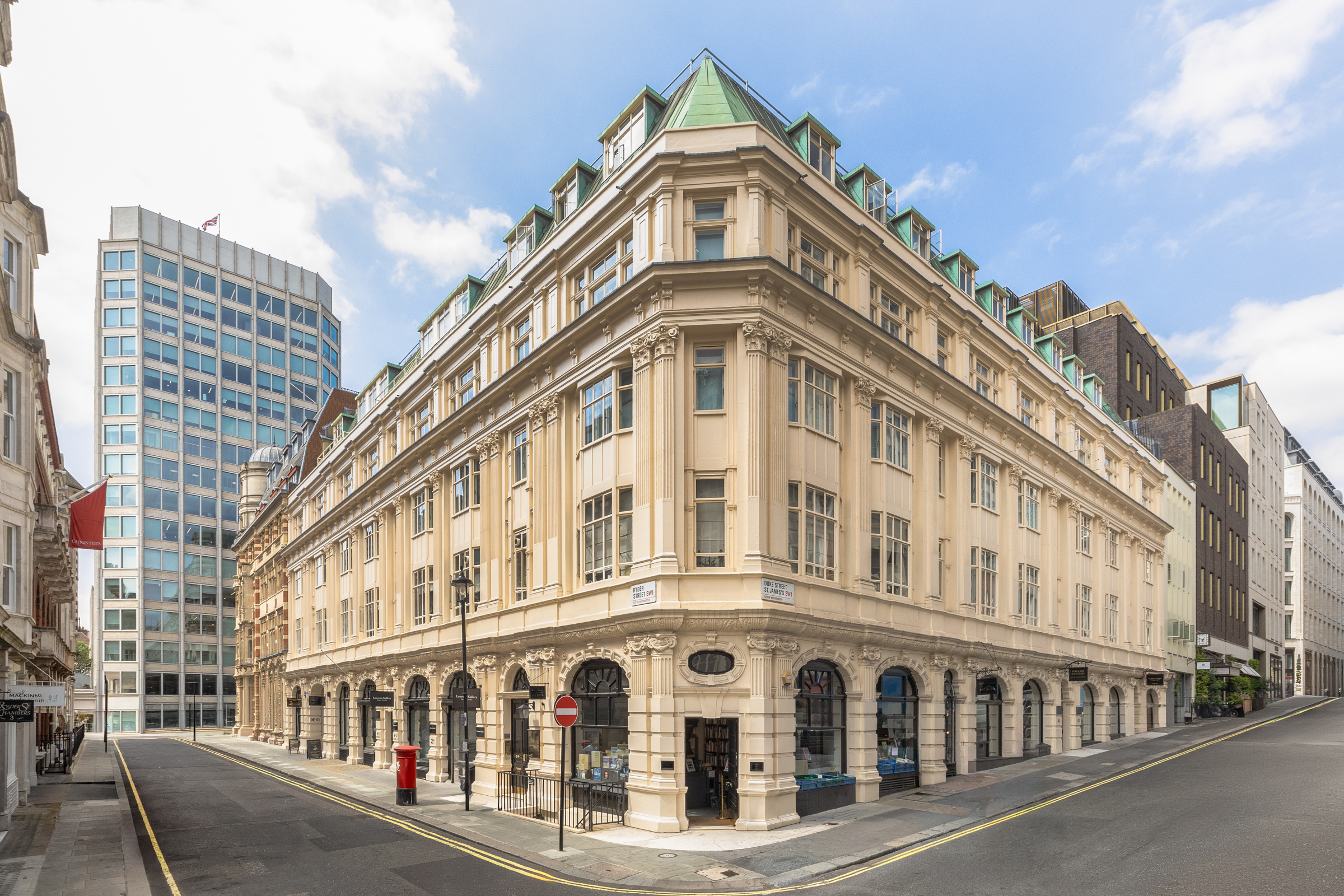  A Generous Three-Bedroom Apartment in St James’s - 物件實景