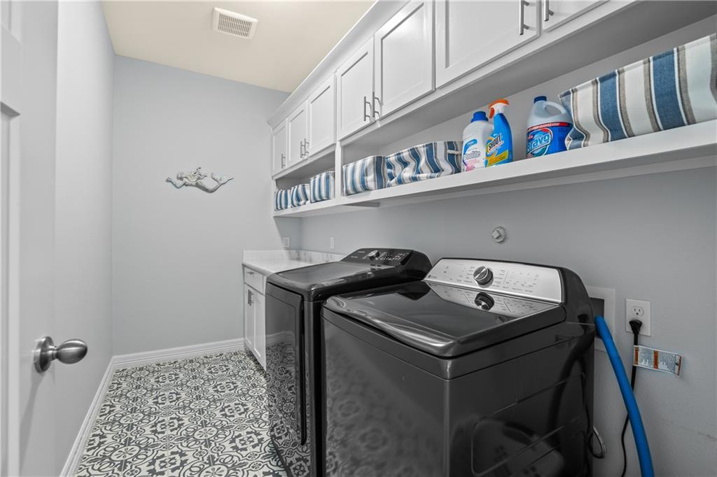 Corpus Christi, Texas, 78418, United States, 5 Bedrooms Bedrooms, ,3 BathroomsBathrooms,Residential,For Sale,1847256