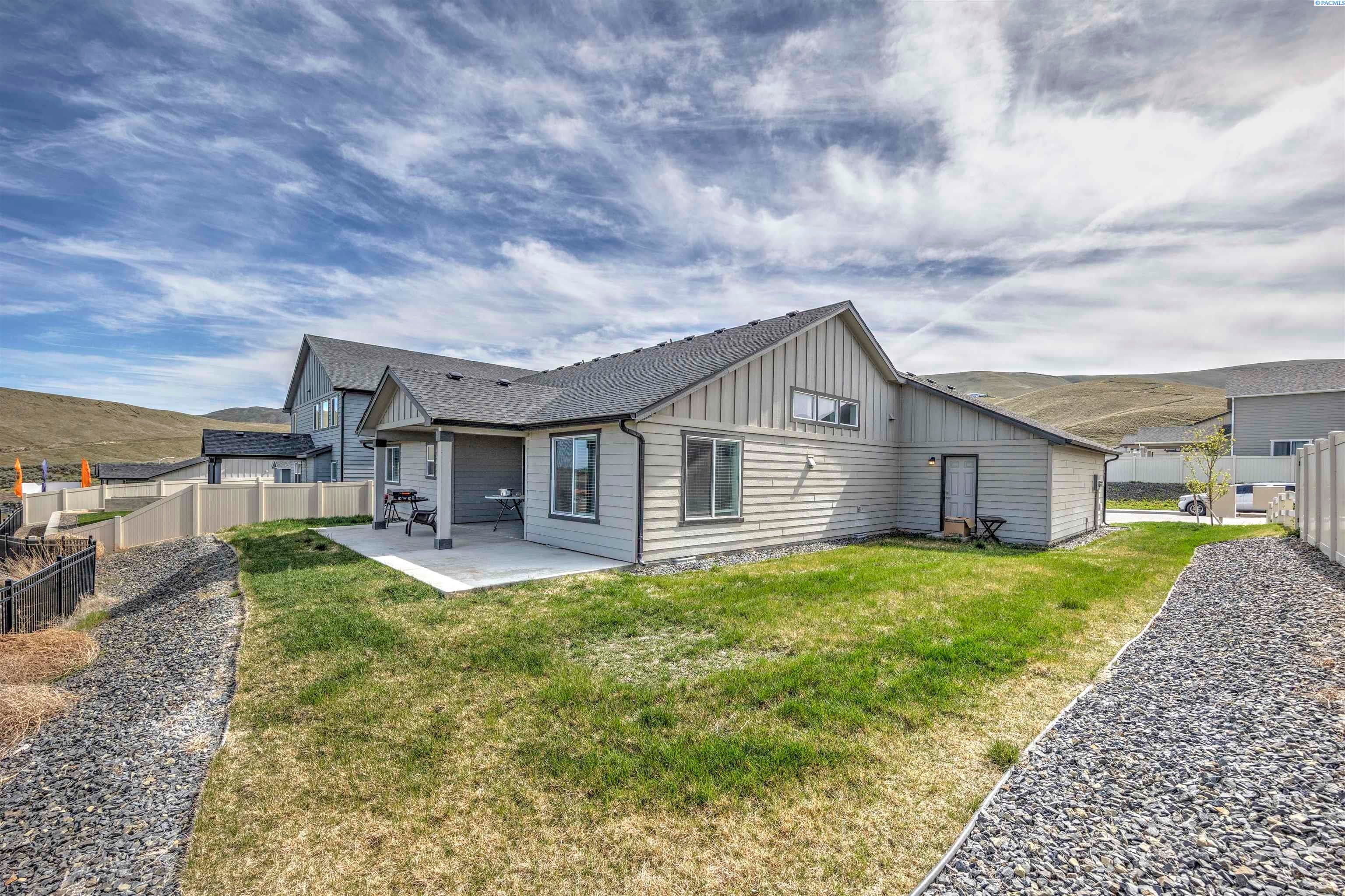 Prosser, Washington, 99350, United States, 3 Bedrooms Bedrooms, ,1 BathroomBathrooms,Residential,For Sale,2032317