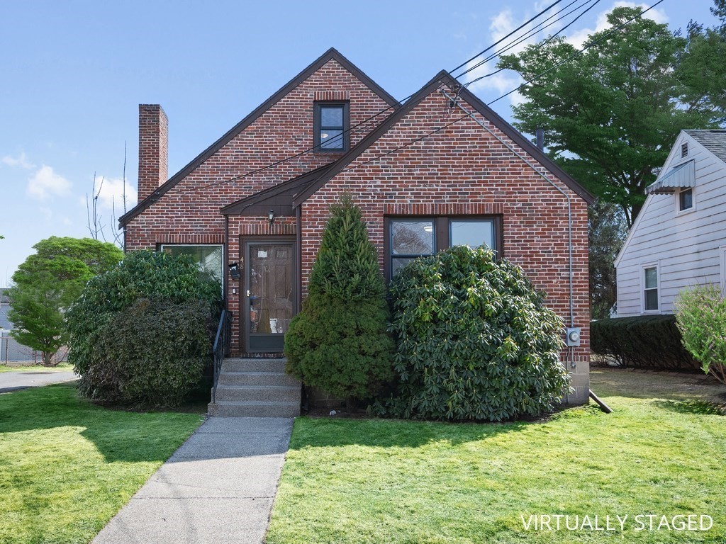 Waltham, Massachusetts, 02453, United States, 5 Bedrooms Bedrooms, ,3 BathroomsBathrooms,Residential,For Sale,1744769