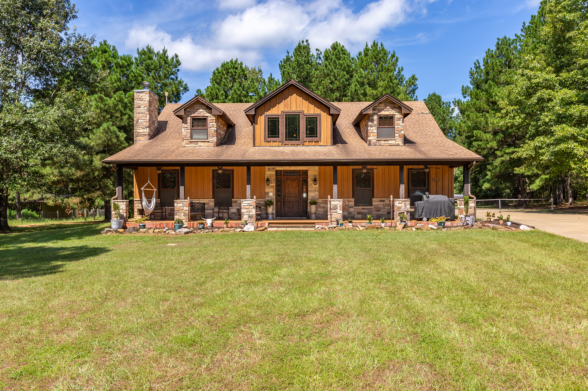 Bronson, Texas, 75930, United States, 5 Bedrooms Bedrooms, ,4 BathroomsBathrooms,Residential,For Sale,1944526