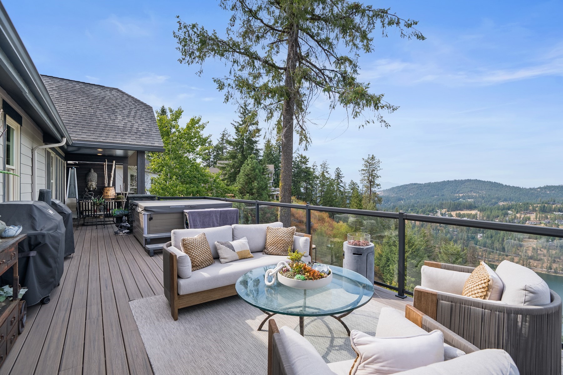  Stunning Contemporary Home with Lake Views - 物件實景