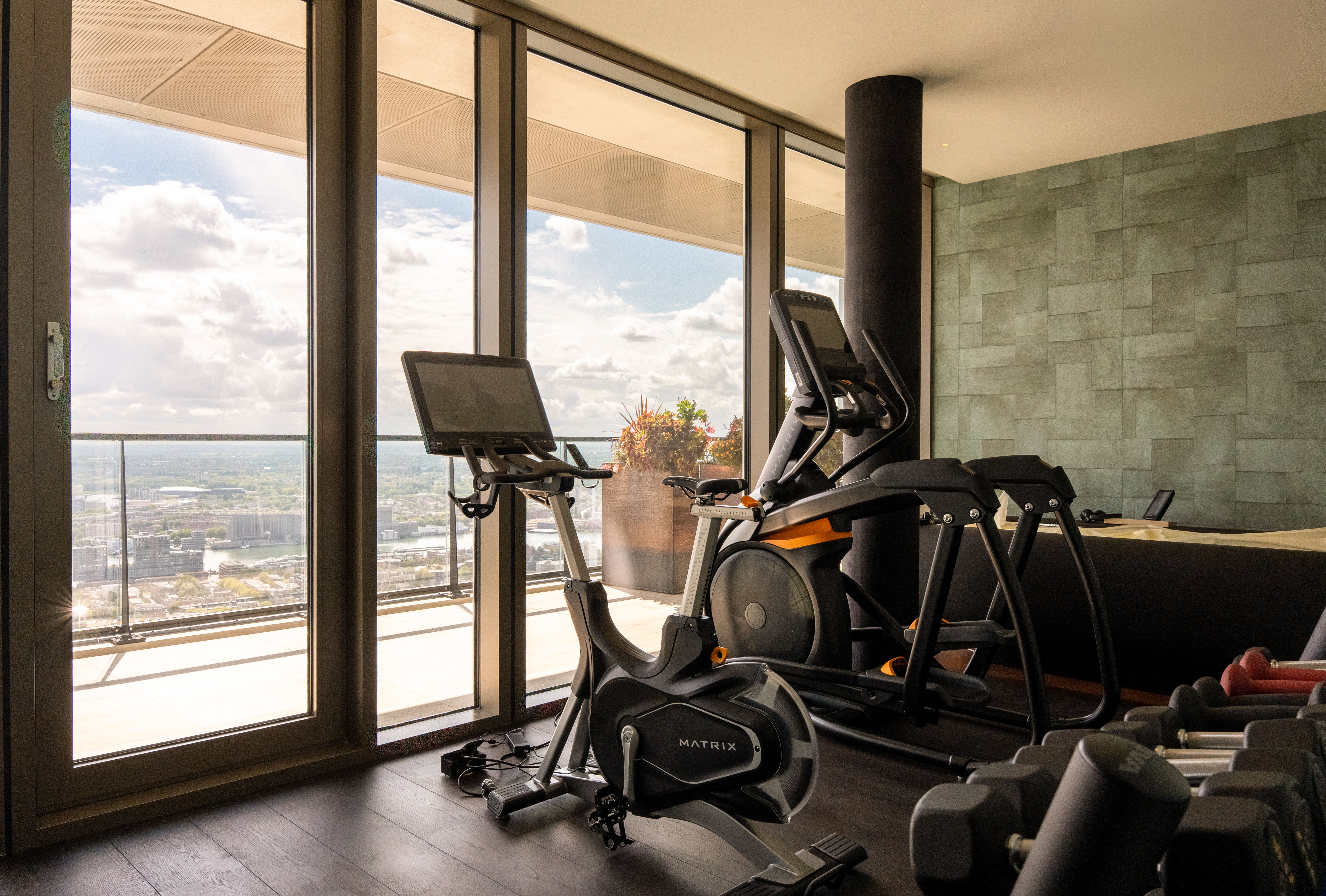  EEN BUITENGEWONE PENTHOUSE-RESIDENTIE MET TERRASSEN RONDOM EN EEN ADEMBENEMEND 3 - 物件實景