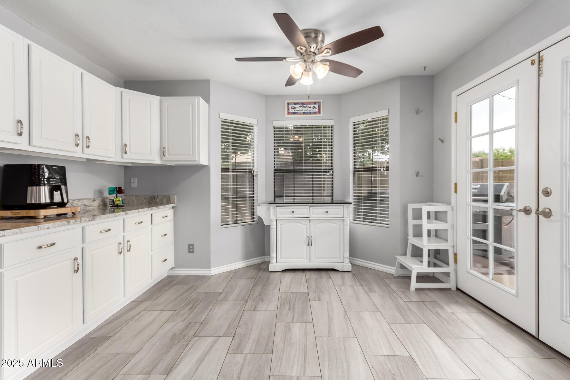 Glendale, Arizona, 85302, United States, 4 Bedrooms Bedrooms, ,4 BathroomsBathrooms,Residential,For Sale,1977849