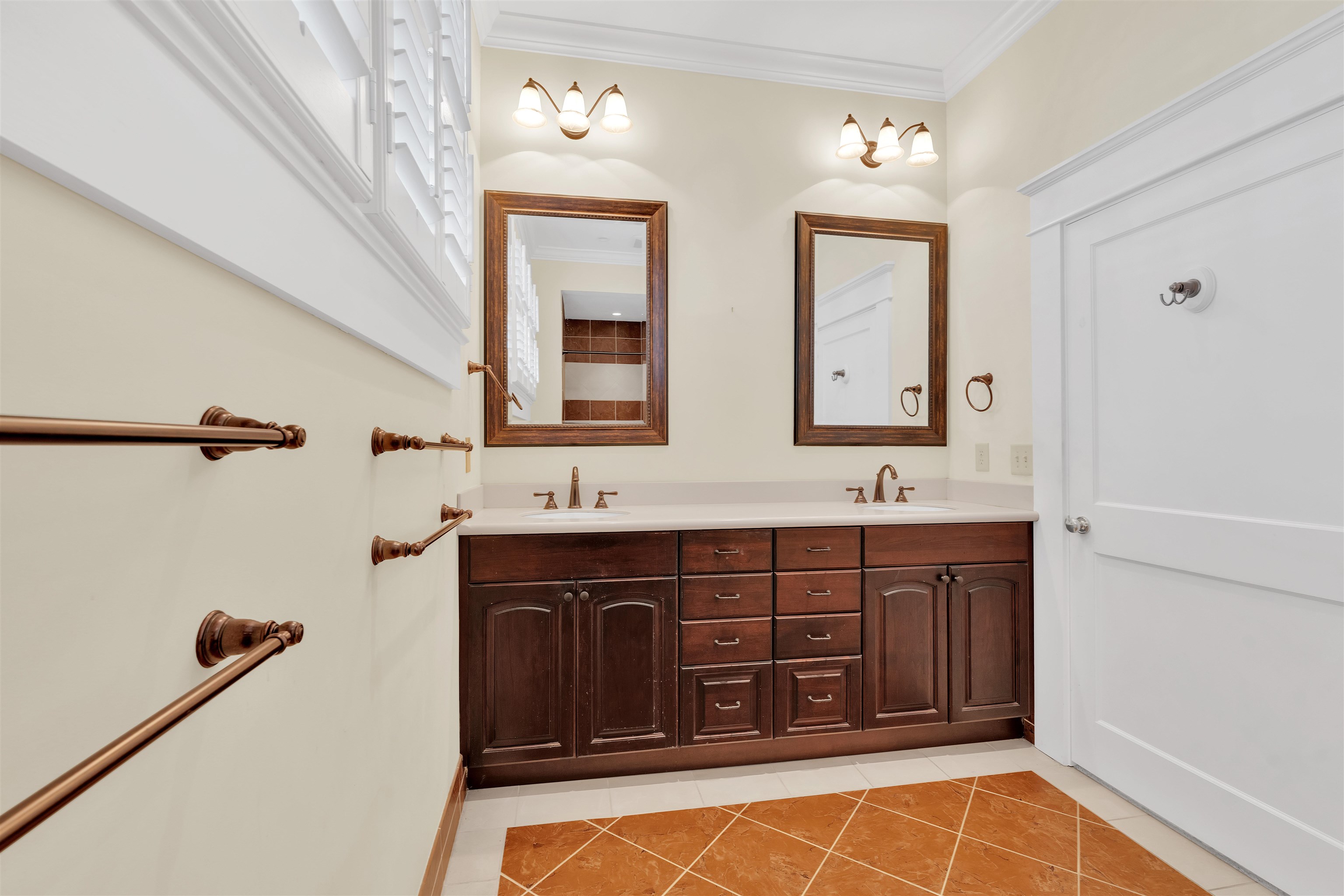 Spartanburg, South Carolina, 29302, United States, 4 Bedrooms Bedrooms, ,5 BathroomsBathrooms,Residential,For Sale,1919560