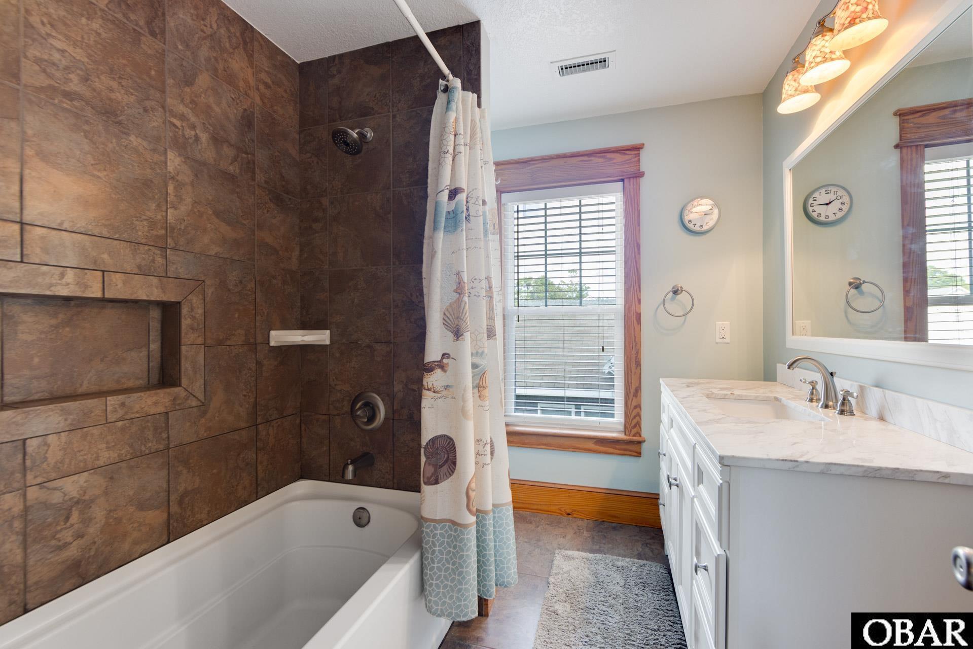 Manteo, North Carolina, 27954, United States, 3 Bedrooms Bedrooms, ,3 BathroomsBathrooms,Residential,For Sale,1939590