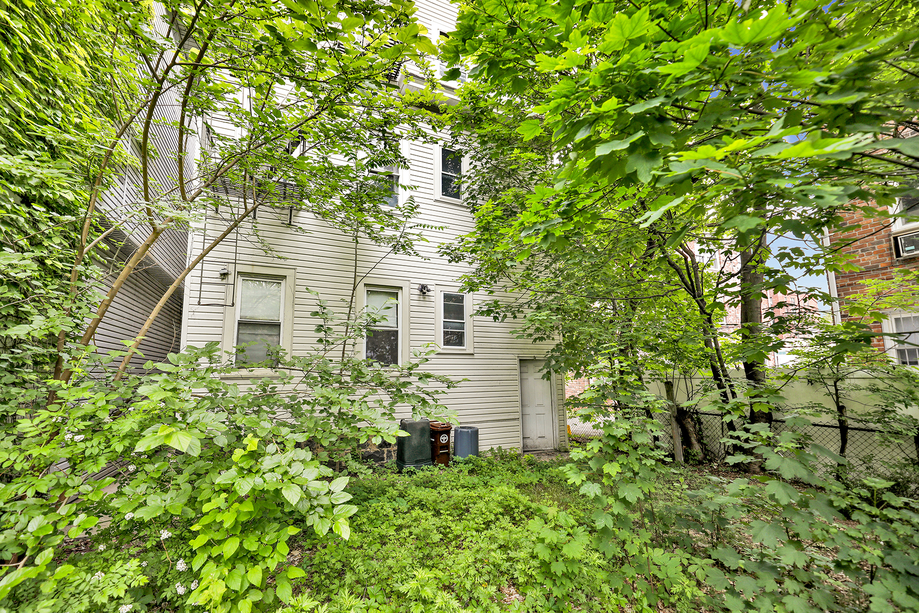 Brooklyn, New York, 11235, United States, 10 Bedrooms Bedrooms, ,4 BathroomsBathrooms,Residential,For Sale,1975814