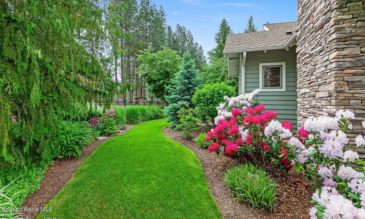 Hayden Lake, Idaho, 83835, United States, 4 Bedrooms Bedrooms, ,5 BathroomsBathrooms,Residential,For Sale,1990464