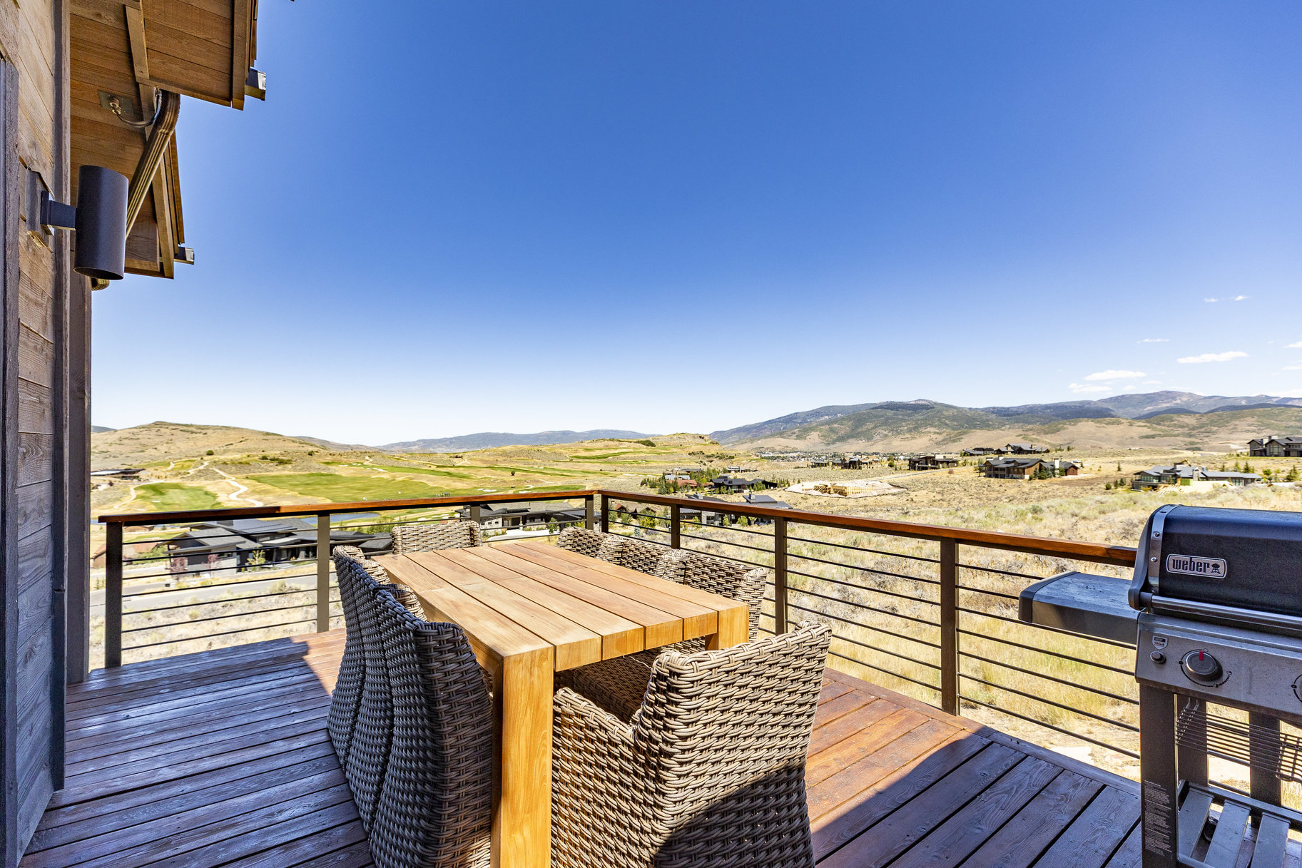  Panoramic Views From This Gorgeous 4-Bedroom Cabin Home at Victory Ranch - 物件實景