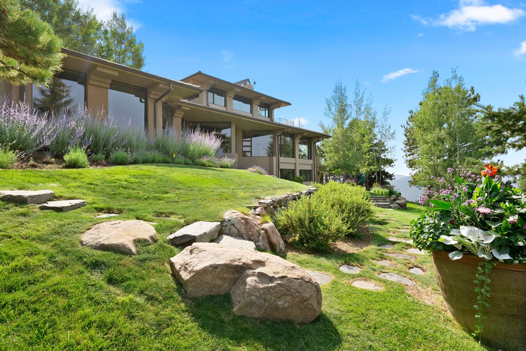  Premium Location with Unobstructed Front Range Views - 物件實景