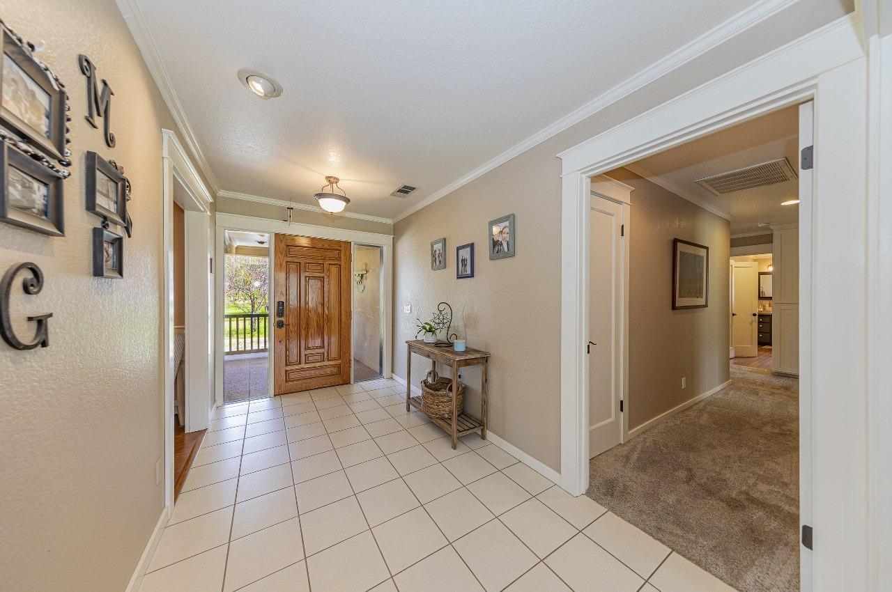 Oakhurst, California, 93644, United States, 3 Bedrooms Bedrooms, ,3 BathroomsBathrooms,Residential,For Sale,1977364